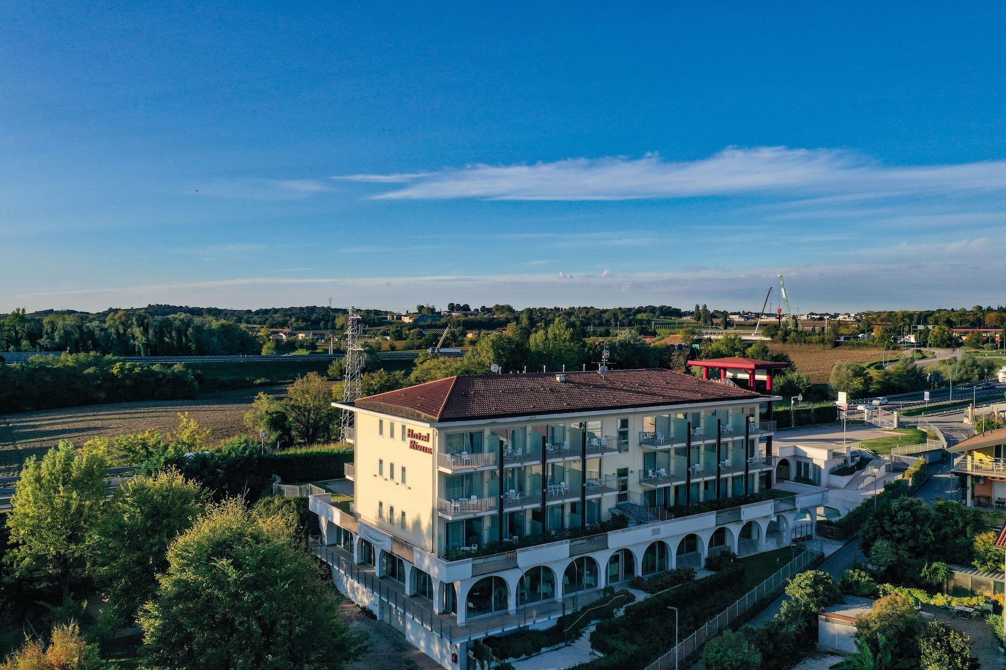 Hotel Rivus Peschiera del Garda Exterior photo