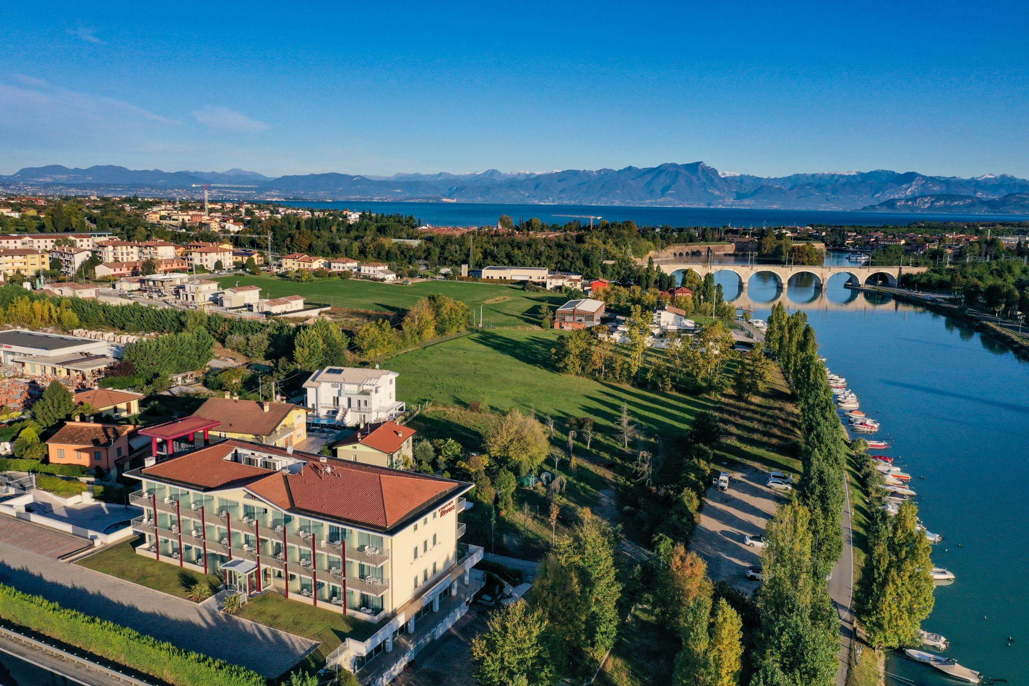 Hotel Rivus Peschiera del Garda Exterior photo