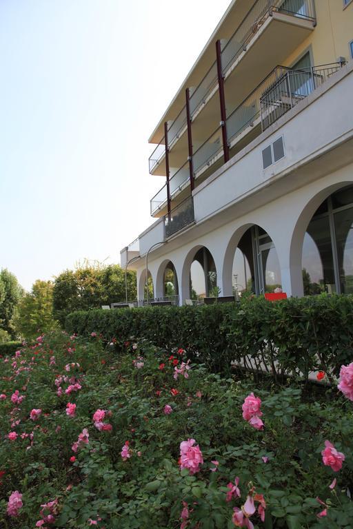 Hotel Rivus Peschiera del Garda Exterior photo